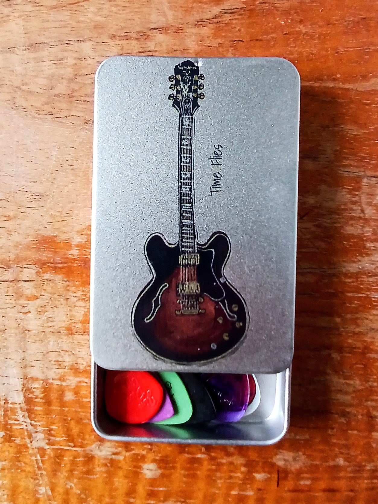 Guitar pick Tin "Time Flies" Sheraton